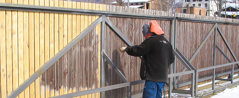 servizio-di-aero-pulitura-legno-sverniciamento-overspray