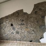 Aero pulitura di parete di appartamento con pietra a vista 15